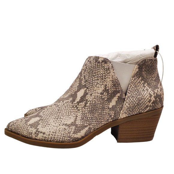 Universal Thread Shoes - Womens Snakeskin Boots Universal Thread Boots Size 8.5